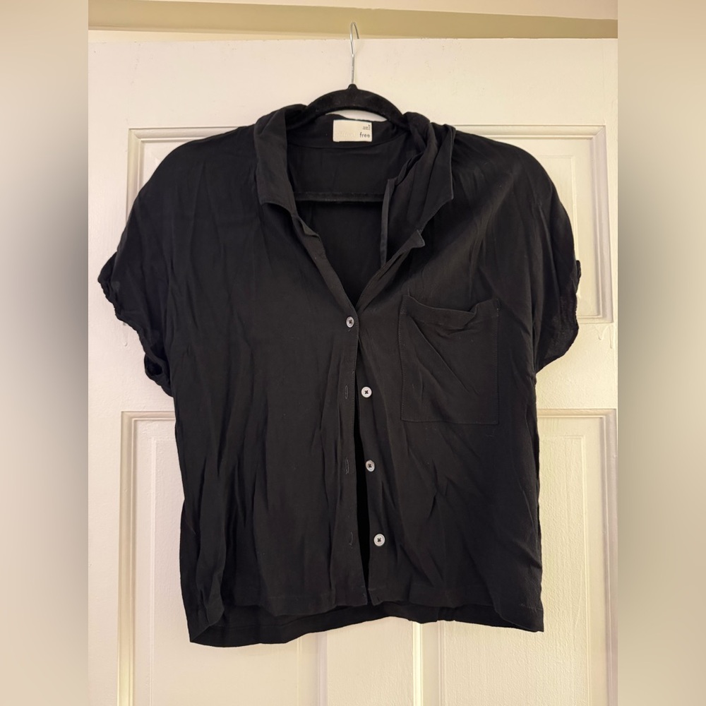 Aritzia Wilfred Black Oversized Boxy Button-Down Shirt Size M - wears like a sma